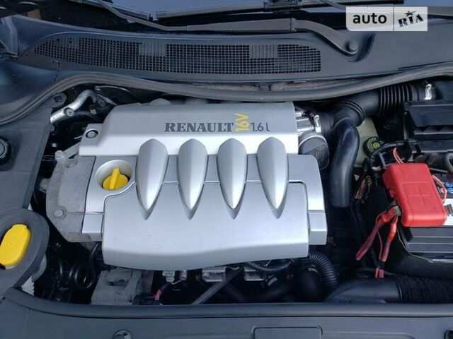 Серый Рено Меган, объемом двигателя 1.6 л и пробегом 220 тыс. км за 4550 $, фото 31 на Automoto.ua