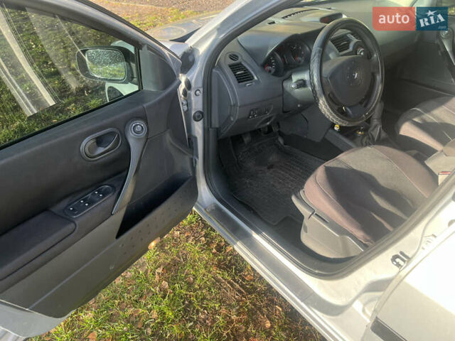 Сірий Рено Меган, об'ємом двигуна 1.6 л та пробігом 260 тис. км за 4600 $, фото 13 на Automoto.ua