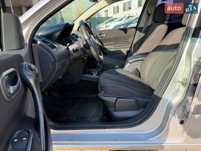 Серый Рено Меган, объемом двигателя 1.9 л и пробегом 330 тыс. км за 4999 $, фото 8 на Automoto.ua