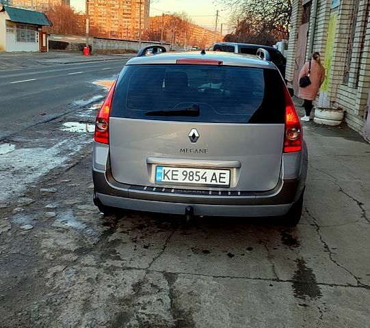Серый Рено Меган, объемом двигателя 2 л и пробегом 228 тыс. км за 5100 $, фото 1 на Automoto.ua