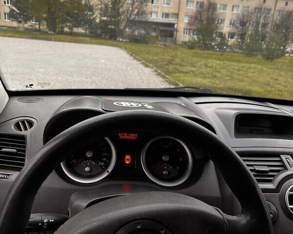 Серый Рено Меган, объемом двигателя 1.6 л и пробегом 173 тыс. км за 5000 $, фото 4 на Automoto.ua