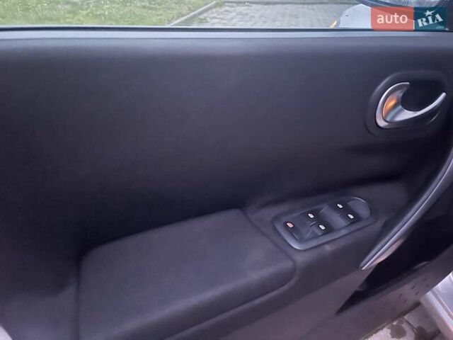 Серый Рено Меган, объемом двигателя 1.6 л и пробегом 168 тыс. км за 4499 $, фото 25 на Automoto.ua