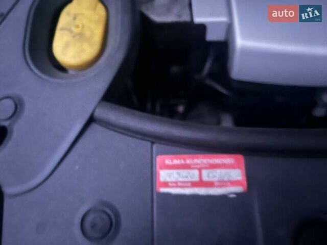 Серый Рено Меган, объемом двигателя 1.6 л и пробегом 168 тыс. км за 4499 $, фото 40 на Automoto.ua