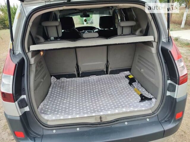 Серый Рено Меган, объемом двигателя 2 л и пробегом 200 тыс. км за 5100 $, фото 5 на Automoto.ua