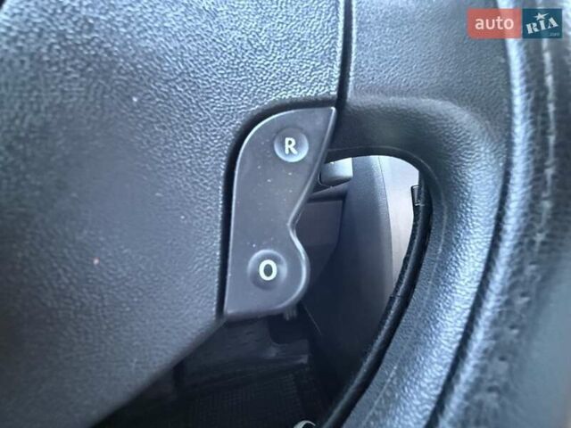 Серый Рено Меган, объемом двигателя 1.6 л и пробегом 317 тыс. км за 4700 $, фото 28 на Automoto.ua