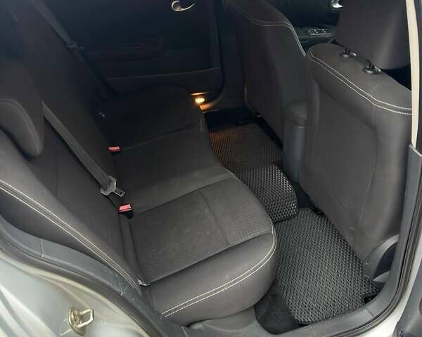 Серый Рено Меган, объемом двигателя 1.6 л и пробегом 177 тыс. км за 3800 $, фото 11 на Automoto.ua