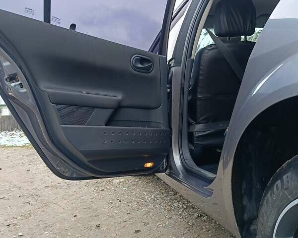 Серый Рено Меган, объемом двигателя 1.6 л и пробегом 280 тыс. км за 5300 $, фото 2 на Automoto.ua