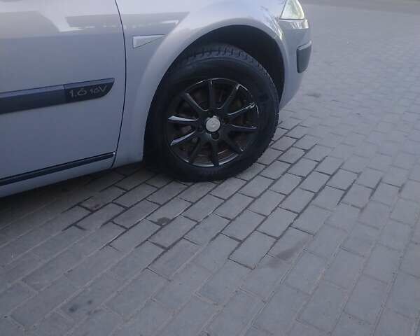 Сірий Рено Меган, об'ємом двигуна 1.6 л та пробігом 201 тис. км за 5200 $, фото 14 на Automoto.ua
