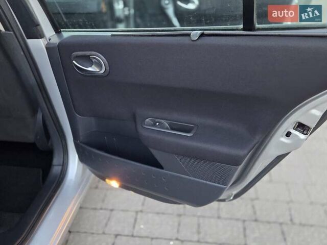 Серый Рено Меган, объемом двигателя 1.6 л и пробегом 223 тыс. км за 4399 $, фото 30 на Automoto.ua