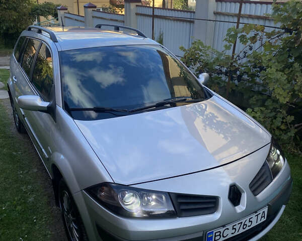 Серый Рено Меган, объемом двигателя 1.6 л и пробегом 250 тыс. км за 4800 $, фото 1 на Automoto.ua