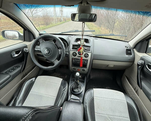 Серый Рено Меган, объемом двигателя 1.46 л и пробегом 313 тыс. км за 2999 $, фото 8 на Automoto.ua