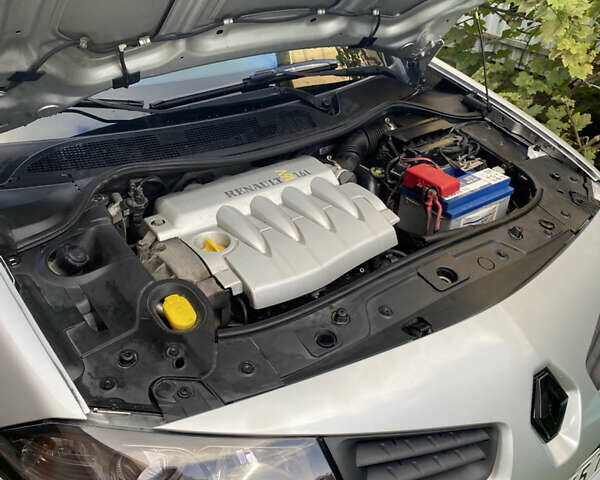 Серый Рено Меган, объемом двигателя 1.6 л и пробегом 250 тыс. км за 4800 $, фото 14 на Automoto.ua