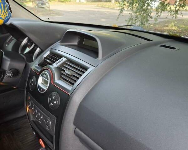 Сірий Рено Меган, об'ємом двигуна 2 л та пробігом 210 тис. км за 5200 $, фото 10 на Automoto.ua