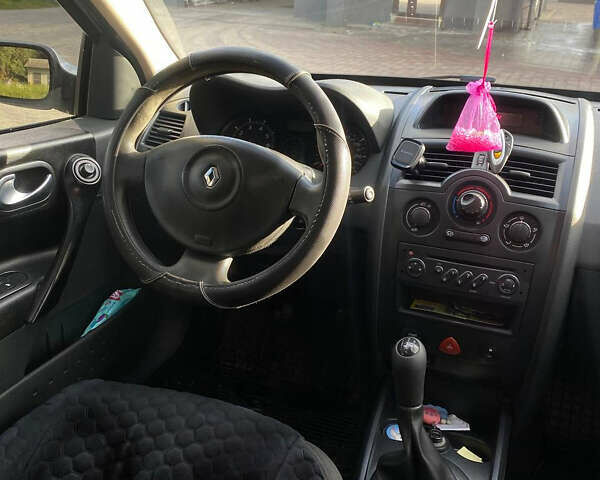 Серый Рено Меган, объемом двигателя 1.6 л и пробегом 250 тыс. км за 4800 $, фото 10 на Automoto.ua