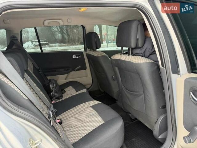 Сірий Рено Меган, об'ємом двигуна 1.4 л та пробігом 236 тис. км за 3500 $, фото 4 на Automoto.ua