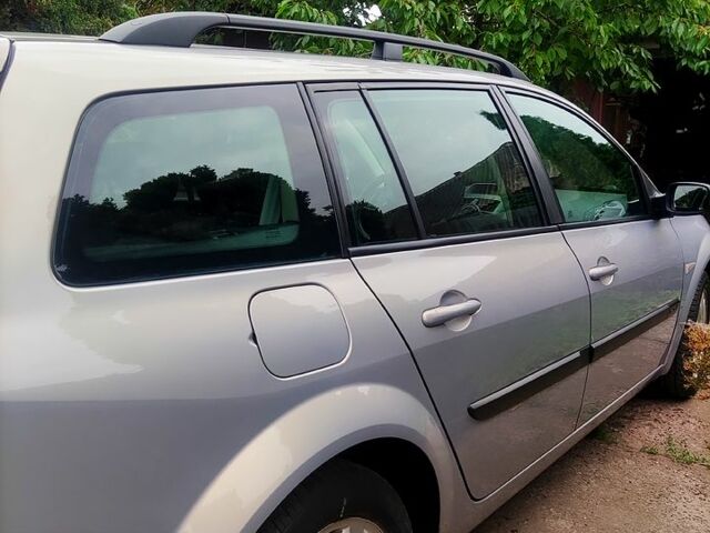 Сірий Рено Меган, об'ємом двигуна 1.4 л та пробігом 256 тис. км за 4800 $, фото 1 на Automoto.ua