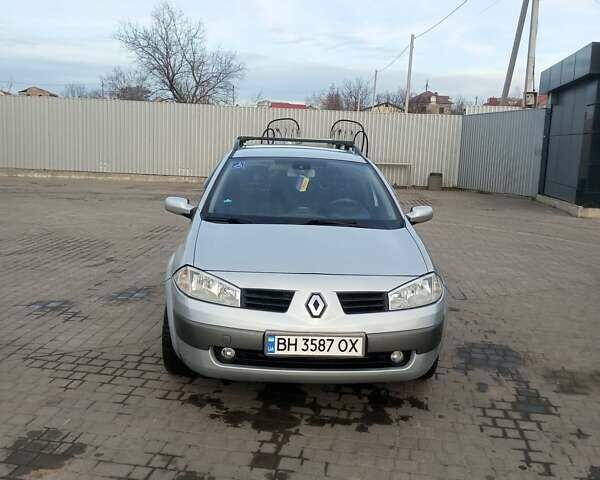 Серый Рено Меган, объемом двигателя 1.46 л и пробегом 230 тыс. км за 4200 $, фото 2 на Automoto.ua