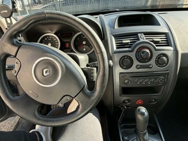 Сірий Рено Меган, об'ємом двигуна 1.6 л та пробігом 200 тис. км за 1500 $, фото 3 на Automoto.ua