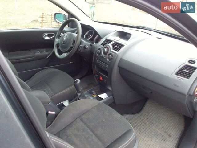 Сірий Рено Меган, об'ємом двигуна 1.6 л та пробігом 161 тис. км за 5000 $, фото 4 на Automoto.ua