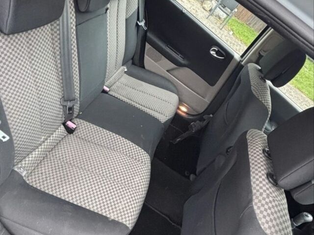 Серый Рено Меган, объемом двигателя 1.6 л и пробегом 201 тыс. км за 5499 $, фото 4 на Automoto.ua