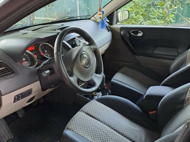 Сірий Рено Меган, об'ємом двигуна 1.5 л та пробігом 350 тис. км за 4500 $, фото 5 на Automoto.ua