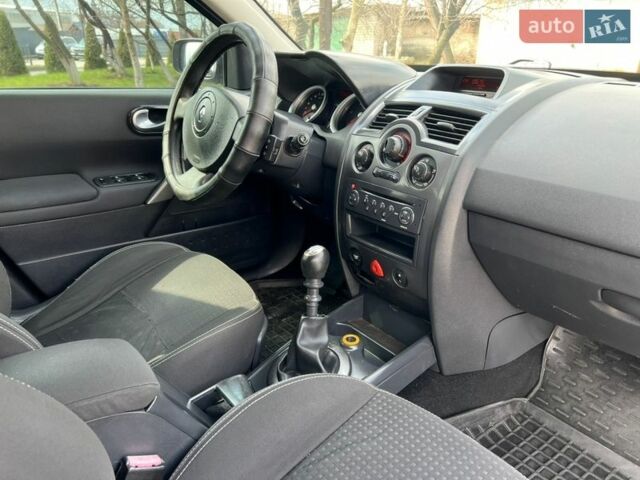 Серый Рено Меган, объемом двигателя 1.46 л и пробегом 270 тыс. км за 3350 $, фото 21 на Automoto.ua