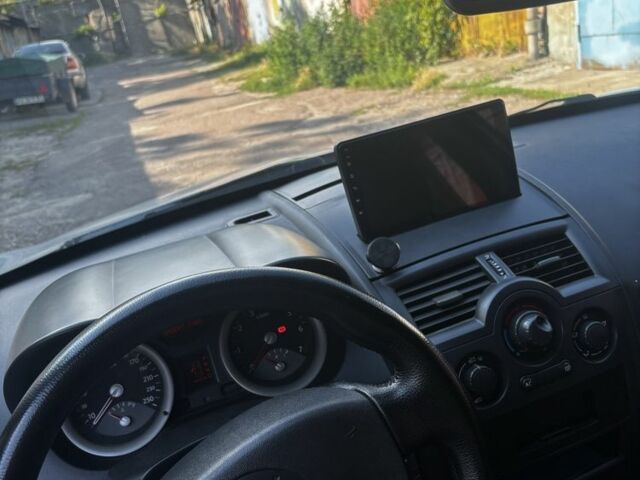 Сірий Рено Меган, об'ємом двигуна 1.6 л та пробігом 320 тис. км за 5400 $, фото 7 на Automoto.ua
