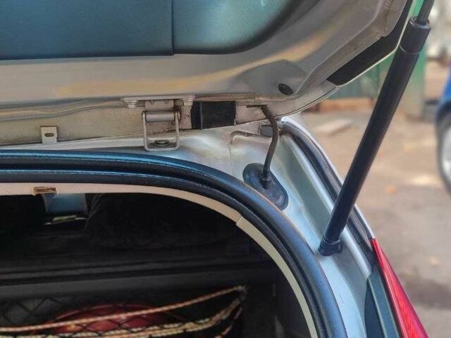 Серый Рено Меган, объемом двигателя 1.6 л и пробегом 342 тыс. км за 3250 $, фото 17 на Automoto.ua