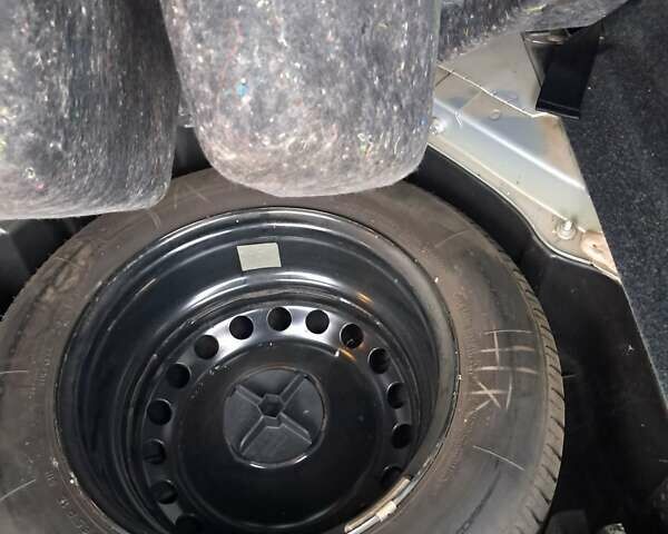 Серый Рено Меган, объемом двигателя 1.6 л и пробегом 173 тыс. км за 5000 $, фото 5 на Automoto.ua