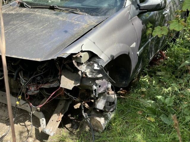 Сірий Рено Меган, об'ємом двигуна 1.6 л та пробігом 265 тис. км за 1006 $, фото 5 на Automoto.ua