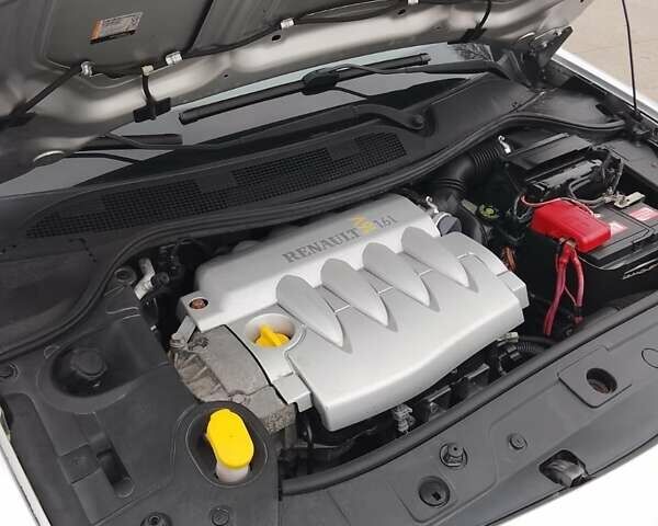 Серый Рено Меган, объемом двигателя 1.6 л и пробегом 189 тыс. км за 4900 $, фото 11 на Automoto.ua