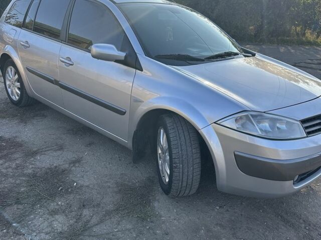 Рено Меган 2005 в Славянске на Automoto.ua Серый Рено Меган, объемом двигателя 0 л и пробегом 261 тыс. км за 4300 $, фото 2 на Automoto.ua