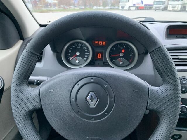 Сірий Рено Меган, об'ємом двигуна 1.6 л та пробігом 213 тис. км за 4650 $, фото 7 на Automoto.ua