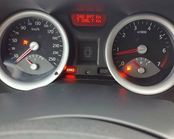 Серый Рено Меган, объемом двигателя 1.6 л и пробегом 240 тыс. км за 4300 $, фото 7 на Automoto.ua