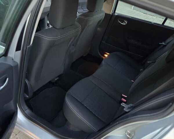 Серый Рено Меган, объемом двигателя 1.6 л и пробегом 223 тыс. км за 4399 $, фото 23 на Automoto.ua