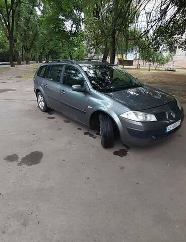 Серый Рено Меган, объемом двигателя 1.6 л и пробегом 300 тыс. км за 3900 $, фото 1 на Automoto.ua