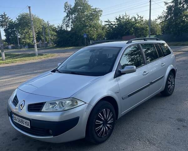 Серый Рено Меган, объемом двигателя 1.6 л и пробегом 220 тыс. км за 5100 $, фото 7 на Automoto.ua