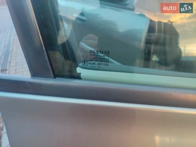 Серый Рено Меган, объемом двигателя 1.46 л и пробегом 211 тыс. км за 4650 $, фото 16 на Automoto.ua