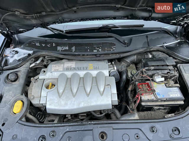 Серый Рено Меган, объемом двигателя 1.6 л и пробегом 221 тыс. км за 4850 $, фото 20 на Automoto.ua