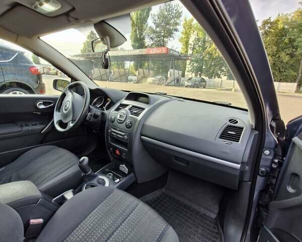 Сірий Рено Меган, об'ємом двигуна 1.6 л та пробігом 257 тис. км за 5300 $, фото 10 на Automoto.ua