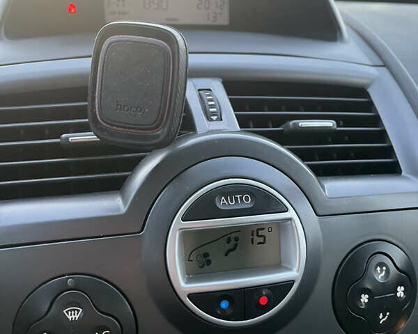 Сірий Рено Меган, об'ємом двигуна 1.6 л та пробігом 247 тис. км за 4900 $, фото 8 на Automoto.ua
