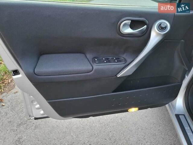 Серый Рено Меган, объемом двигателя 1.6 л и пробегом 182 тыс. км за 5700 $, фото 68 на Automoto.ua