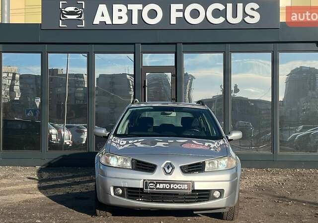 Сірий Рено Меган, об'ємом двигуна 1.6 л та пробігом 224 тис. км за 6490 $, фото 2 на Automoto.ua