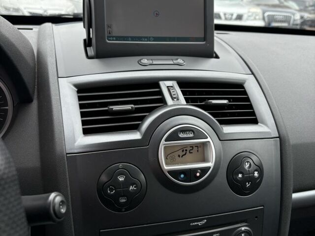 Сірий Рено Меган, об'ємом двигуна 1.6 л та пробігом 220 тис. км за 6100 $, фото 7 на Automoto.ua