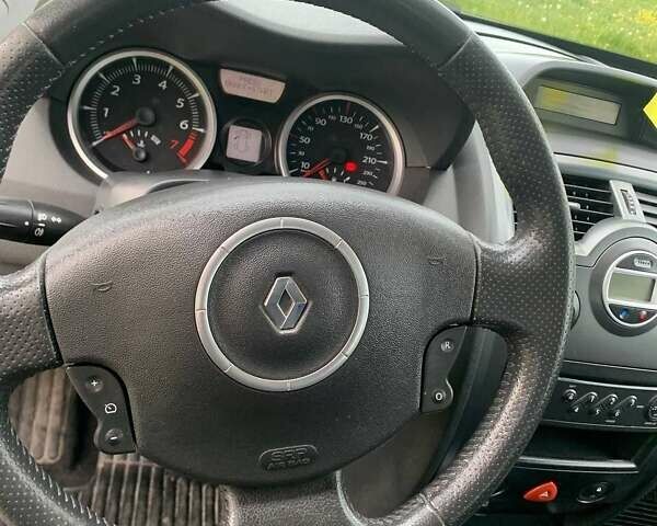 Серый Рено Меган, объемом двигателя 1.6 л и пробегом 222 тыс. км за 4500 $, фото 2 на Automoto.ua