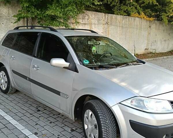 Серый Рено Меган, объемом двигателя 1.6 л и пробегом 211 тыс. км за 5000 $, фото 2 на Automoto.ua