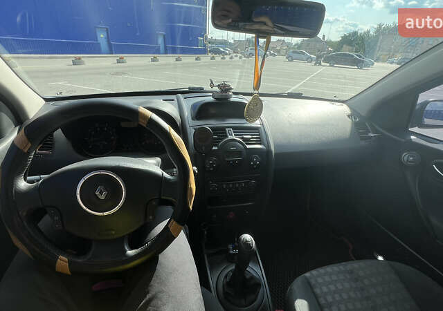 Серый Рено Меган, объемом двигателя 1.6 л и пробегом 229 тыс. км за 4999 $, фото 16 на Automoto.ua