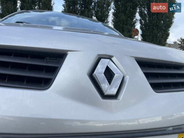 Серый Рено Меган, объемом двигателя 1.6 л и пробегом 196 тыс. км за 5500 $, фото 6 на Automoto.ua