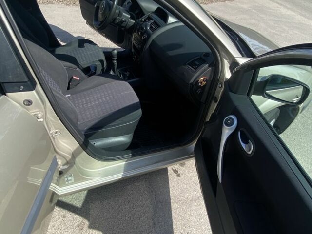 Серый Рено Меган, объемом двигателя 1.5 л и пробегом 305 тыс. км за 5399 $, фото 13 на Automoto.ua