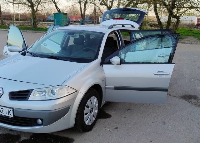 Сірий Рено Меган, об'ємом двигуна 1.6 л та пробігом 200 тис. км за 5900 $, фото 4 на Automoto.ua